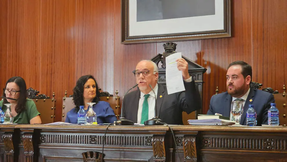 juli&aacute;n-nieva-pleno