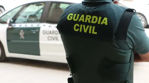 EuropaPress_4338217_agente_guardia_civil (1)