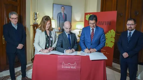 EuropaPress_4419492_convenio_fenavin_banco_santander