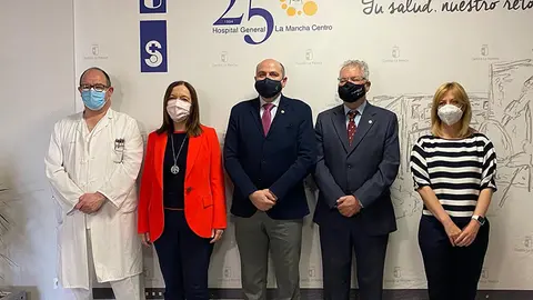 La alcaldesa Rosa Melchor, junto a la teniente de alcalde y concejala de Sanidad, Ana Isabel Abeng&oacute;zar, han asistido esta ma&ntilde;ana a la inauguraci&oacute;n de las X Jornadas de Actividad Cient&iacute;fica de Enfermer&iacute;a en el Hospital Mancha Centro.