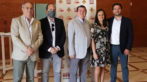 El Gran Teatro acogi&oacute; el acto institucional de una jornada en la que los cerca de 500 asistentes tambi&eacute;n pudieron visitar los museos de la localidad.