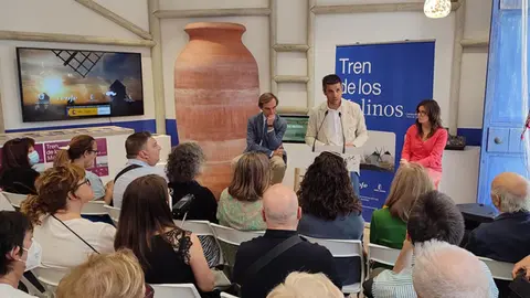El acto estuvo prestado por la periodista y escritora criptanense Ana Iris Sim&oacute;n