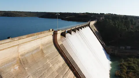 EuropaPress_4487293_embalse_penarroya_ruidera