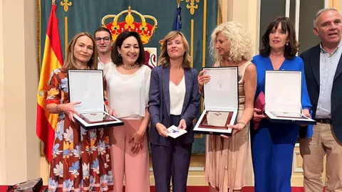 EuropaPress_4492213_cinco_institutos_castilla_la_mancha_reciben_placa_honor_orden_civil_alfonso