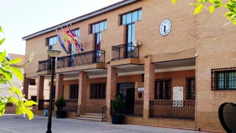 EuropaPress_4497240_fachada_ayuntamiento_viso_marques