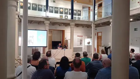En este libro se encontrar&aacute;n reflexiones personales, filos&oacute;ficas y espirituales emanadas en las jornadas del caminar por la senda del Camino de Santiago.
