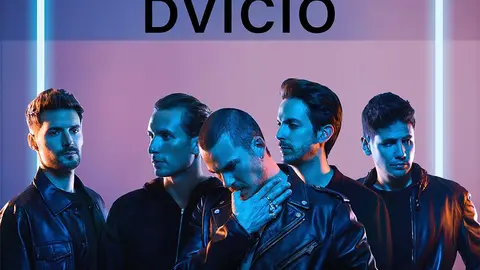 Imagen promocional de la gira 2022 del grupo DVICIO