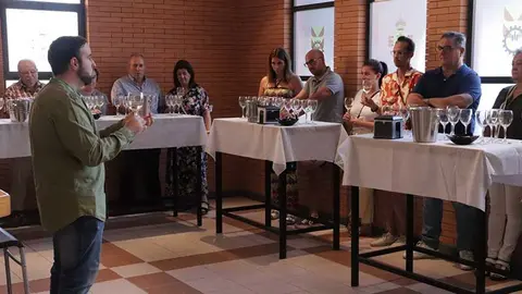 La cata ha contado con las directrices del t&eacute;cnico superior vitivin&iacute;cola Jos&eacute; Manuel Romero.