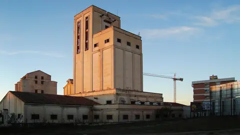 Silos_en_Ciudad_Real_1_(3053646438)