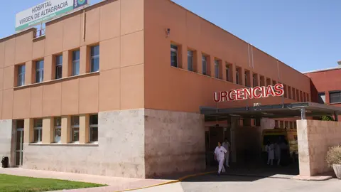 EuropaPress_1718576_mujer_resulta_afectada_inhalacion_humo_incendio_cocina_vivienda_manzanares