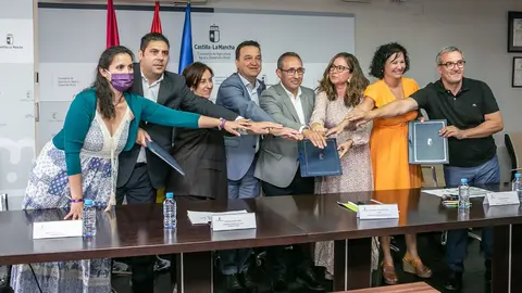 EuropaPress_4573828_firma_convenio
