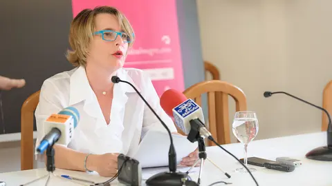 1280px-Natalia_Men&eacute;ndez_presentando_el_balance_de_la_35_edici&oacute;n_del_Festival_de_Almagro