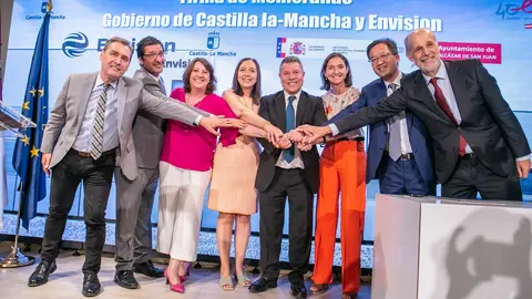 EuropaPress_4583970_firma_convenio_gobierno_regional_envision
