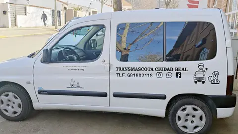 La empresa realiza recogidas y entregas directas de mascotas desde Torralba a toda Espa&ntilde;a.