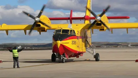 Avi&oacute;n contra incendios.