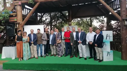 Distintivos Empresarios 100 x 100. foto de grupo 2022