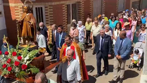 Un momento de la procesi&oacute;n ayer por las calles de San Benito