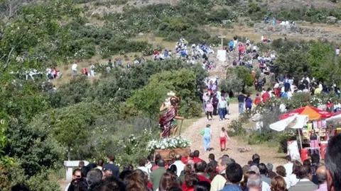 La Fiesta de la Cruz de Mayo se celebra en la ermita de San Crist&oacute;bal, en un paraje denominado "Mirador de La Mancha".