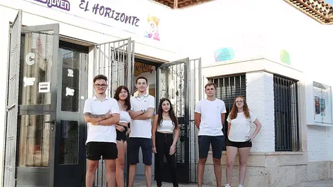Jovenes de la Villa de Bola&ntilde;os.