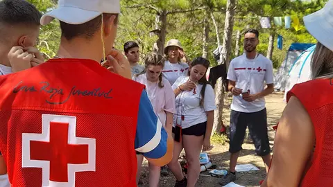 En Cruz Roja Juventud son m&aacute;s de 15.000 lo voluntarios y voluntarias que pertenecen a la secci&oacute;n juvenil de la organizaci&oacute;n.