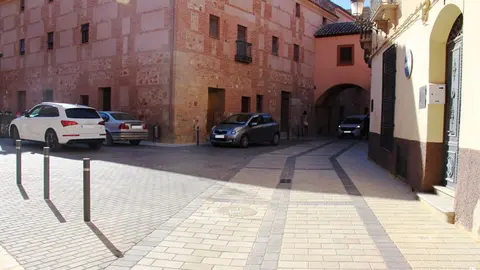La v&iacute;a aneja a la Plaza Mayor cuenta con un renovado aspecto y ha cambiado su formato al de plataforma &uacute;nica.