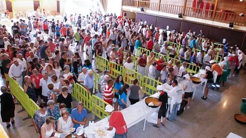 Vuelven tambi&eacute;n las populosas degustaciones gastron&oacute;micas