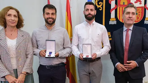 Condecorados con la Medalla de Protecci&oacute;n Civil.