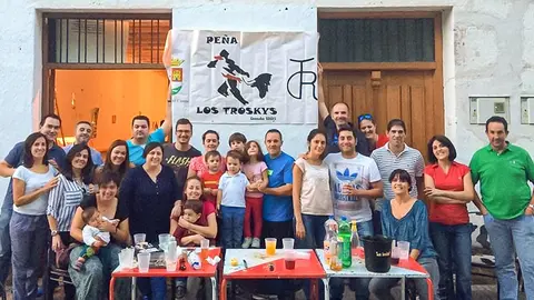 &lsquo;Los Troskys&rsquo; se fund&oacute; en el a&ntilde;o 1997 por un grupo de amigos y amigas donde la mayor&iacute;a se conoc&iacute;an porque eran compa&ntilde;eros de instituto.