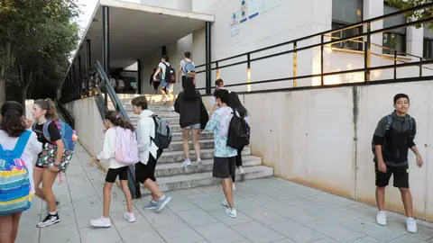 El alumnado de secundaria ha comenzado el curso este viernes en Campo de Criptana con normalidad.