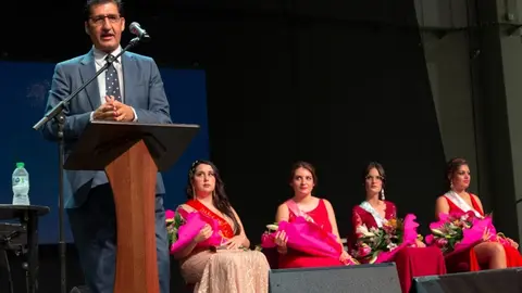 EuropaPress_4684352_presidente_diputacion_ciudad_real_jose_manuel_caballero_fiestas_piedrabuena