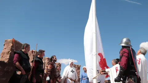 Desfile e izado de bandera (58)