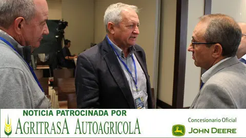 &Aacute;ngel Villafranca, Juan Miguel del Real y Julio Bacete charlan tras las jornadas