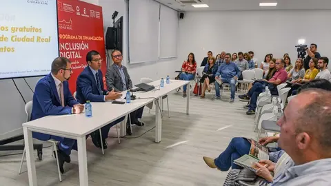 EuropaPress_4728960_caballero_insta_alcaldes_tecnicos_municipales_aumentar_servicios_digitales