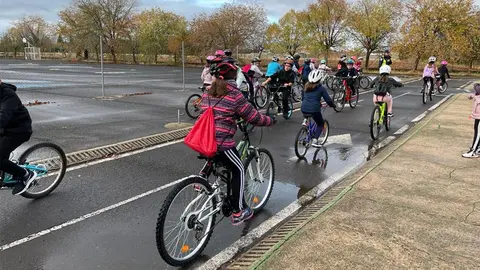 Un momento de la pr&aacute;ctica en el Circuito de Educaci&oacute;n Vial rabanero