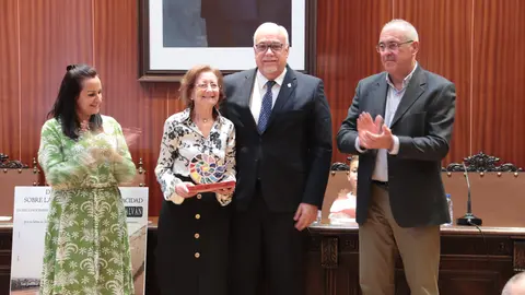 Premio a Manoli Carri&oacute;n