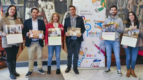 EuropaPress_4854111_asociacion_familias_ninos_cancer_castilla_la_mancha_presenta_calendario