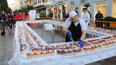 Pasteler&iacute;a La Rosa prepara el XV Rosc&oacute;n de Reyes solidario para 2.200 personas.
