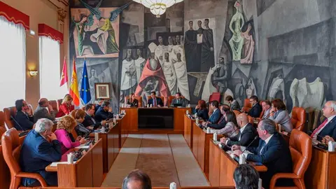 EuropaPress_4975924_pleno_diputacion_ciudad_real