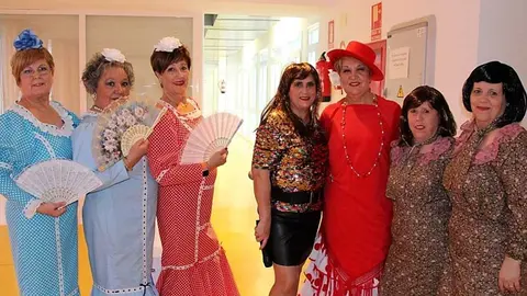 Asociaci&oacute;n-Mujeres.-Antes-de-su-actuaci&oacute;n