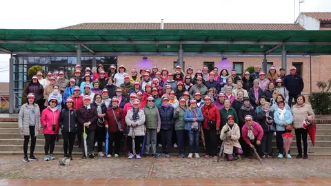 Foto-de-familia-antes-de-partir-en-la-caminata