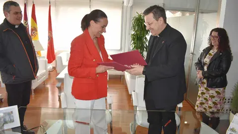 convenio-colaboraci&oacute;n-ayto-parroquia-pilar-01