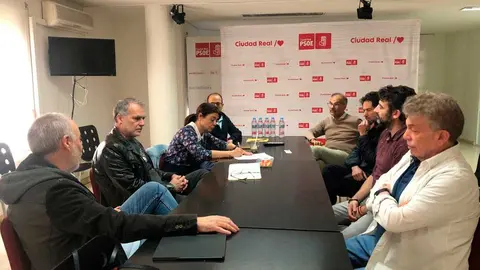 IMAGEN-REUNI&Oacute;N