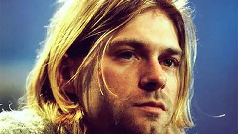 Kurt Cobain, l&iacute;der de la banda Nirvana.  Fuente: biografiasyvidas.com