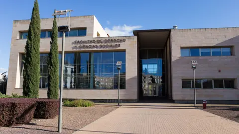 Fachada de la Facultad de Derecho (Foto: UCLM.es)