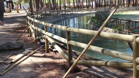 Nuevo vallado en el parque Alces de Alc&aacute;zar de San Juan.
