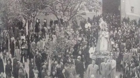 Romer&iacute;a de la Virgen de las Vi&ntilde;as de Tomelloso. Fuente: pinterest.es
