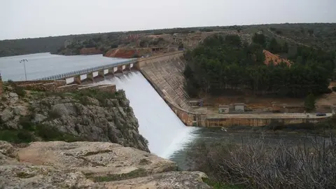 Embalse de Pe&ntilde;arroya. Fuente: es.wikipedia.org