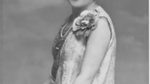 Delia Hidalgo Chapado.