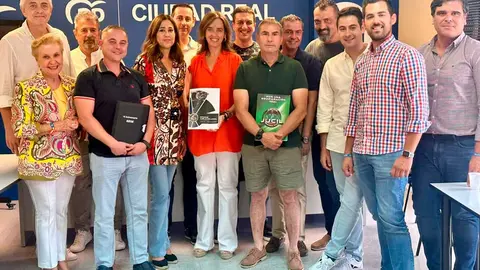 FOTO-FUNEZ-REUNION-ASOC-GUARDIA-CIVIL-Y-POLICIA-NACIONAL-(002)