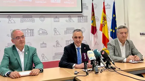 EuropaPress_5343154_alcalde_puertollano_miguel_angel_ruiz_concejal_economia_hacienda_andres